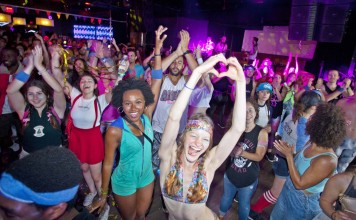 나이트 클럽이 아니다