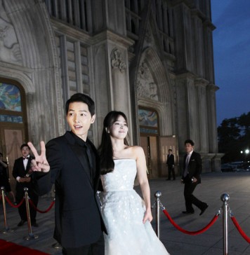 핫한 스타들, 여기 다 있네