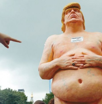 벌거벗은 임금님이 된 트럼프