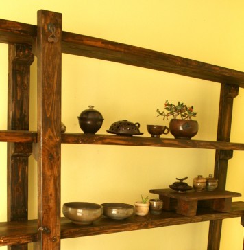 참 멋스러운 장식장 하나