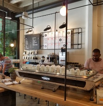 LA서 즐기는 휴식 같은 커피 한 잔