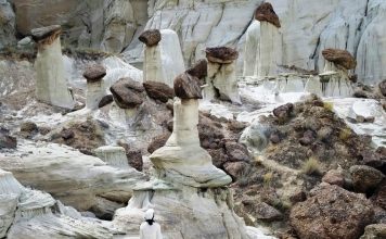 자연이 세운 거대 사암 신전, 와윕 후두스