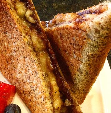 달콤 바삭 핫 샌드위치로 행복한 연말