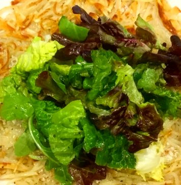 바삭 감자전에 새콤 레몬즙 샐러드