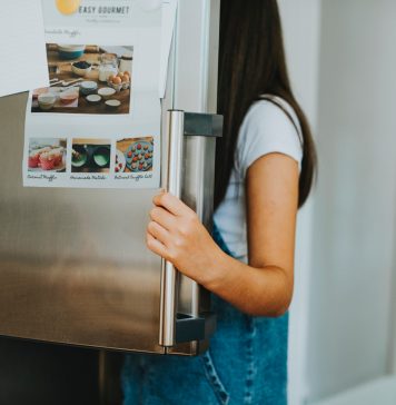 의외로 냉장 보관 필수인 식품 VS 냉장 필요 없는 식품