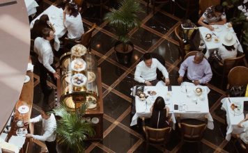 모르면 손해! 웨이터가 밝힌 레스토랑의 10가지 비밀